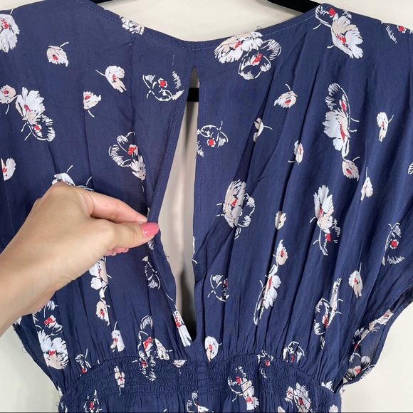 UO Kimchi Blue Navy Floral Romper - Picture 7 of 9